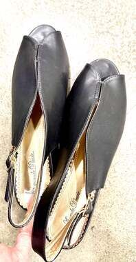 Amanda D'laurie Black Peep Toe Block Heel Slingback Sandals